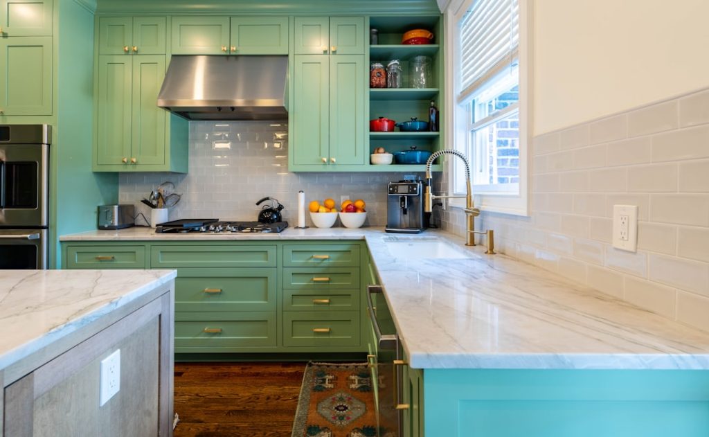 Green kitchen cabinets